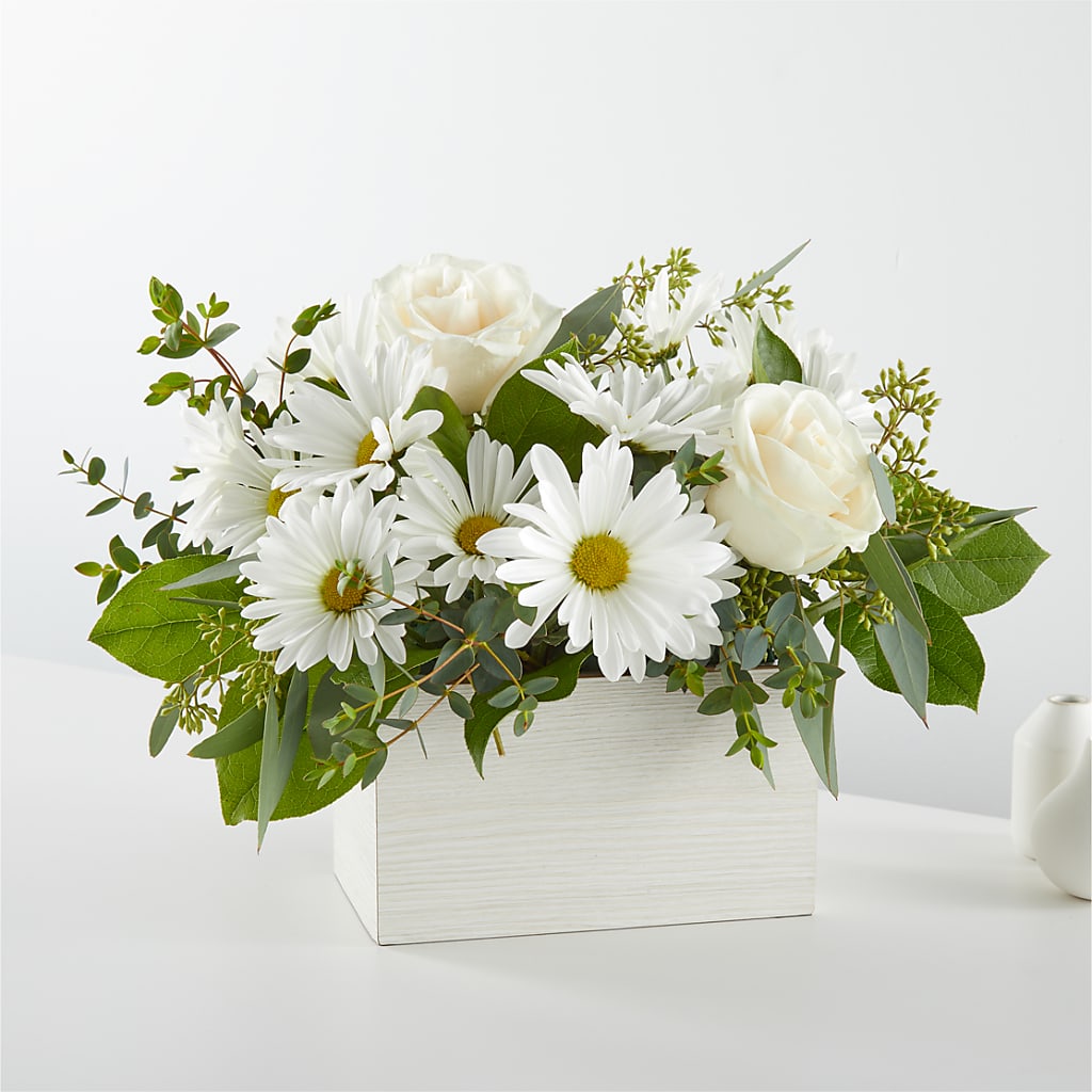 Fresh Linen Box Bouquet – Heartfield Florist, Huntsville TX