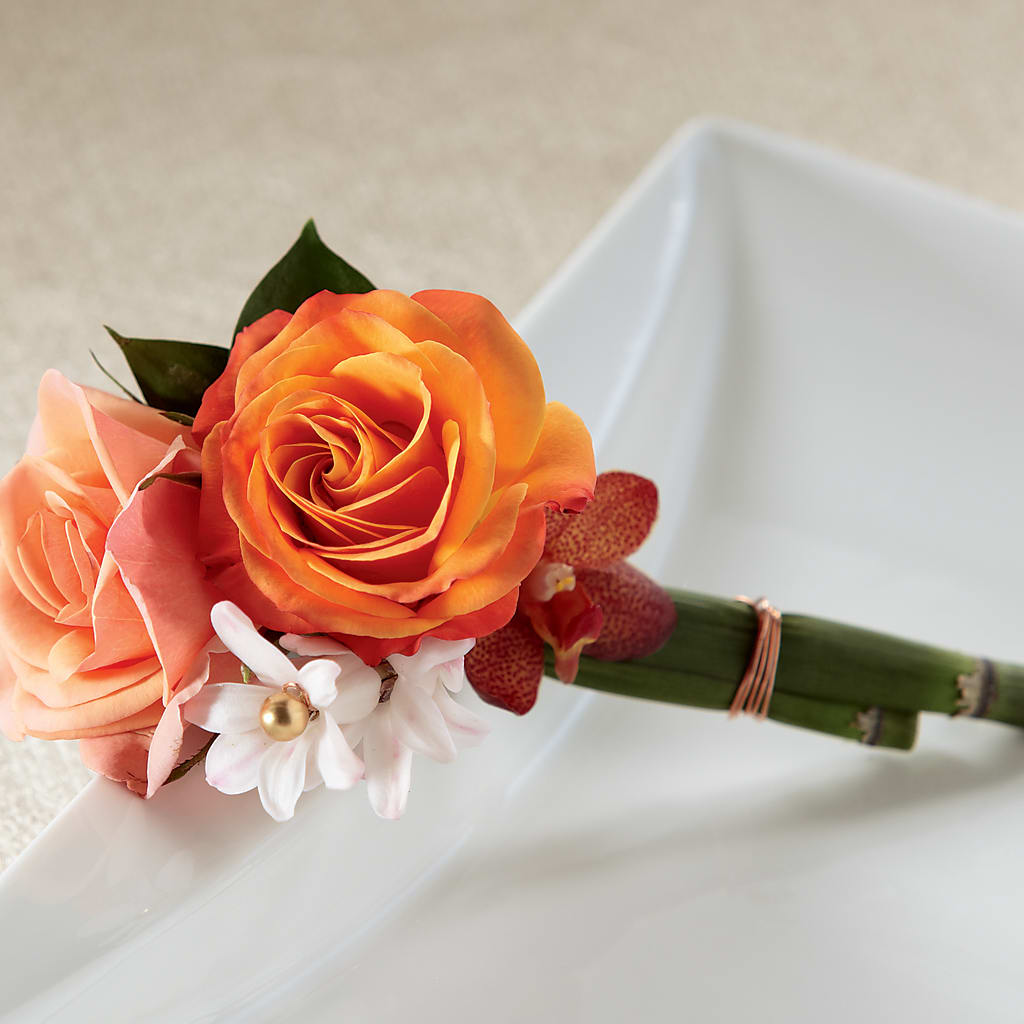 Sunset Dream Boutonniere – Heartfield Florist, Huntsville TX