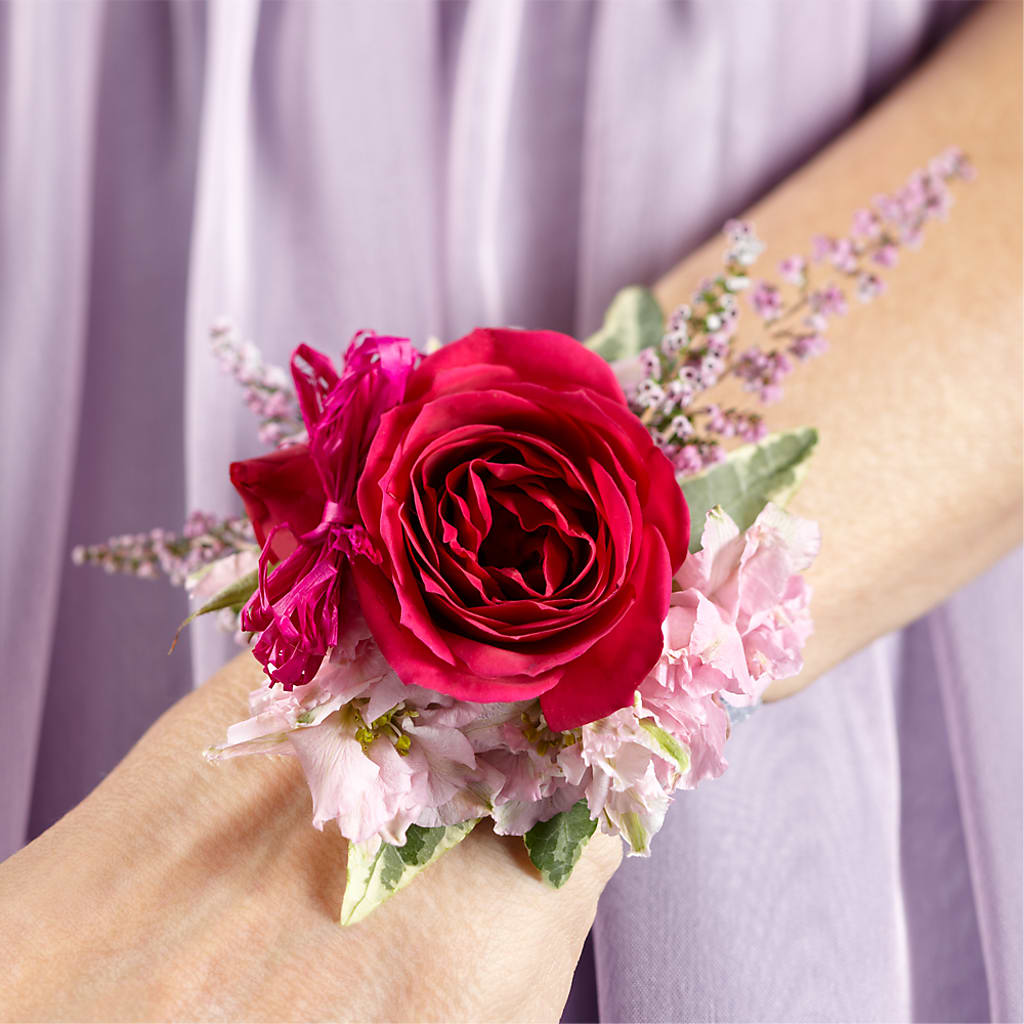 Rose Charm Corsage – Heartfield Florist, Huntsville TX