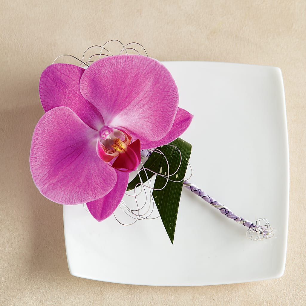 Glorious Boutonniere – Heartfield Florist, Huntsville TX