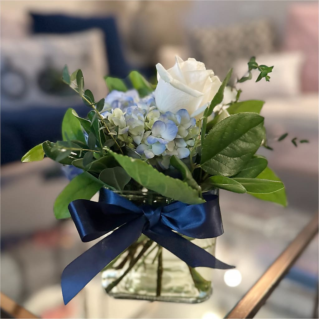 Sky Blue Delight Bouquet –  Heartfield Florist, Huntsville TX
