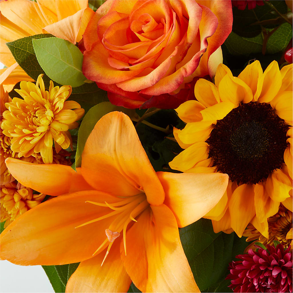 Grateful Centerpiece –  Heartfield Florist, Huntsville TX