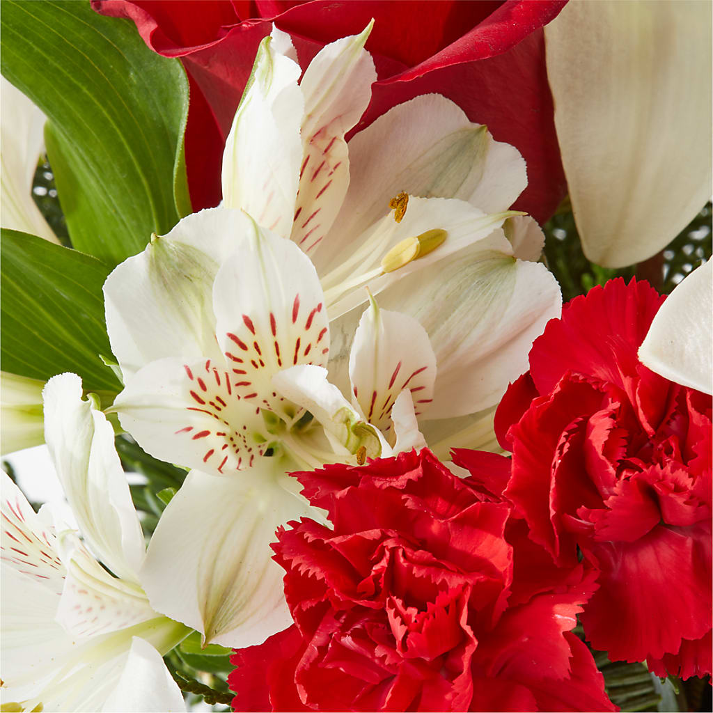 Holiday Season Bouquet –  Heartfield Florist, Huntsville TX