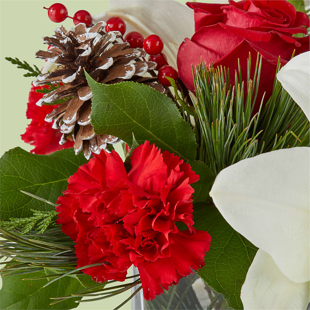 Glistening Icicles Bouquet –  Heartfield Florist, Huntsville TX