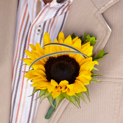 Free Spirit Boutonniere –  Heartfield Florist, Huntsville TX